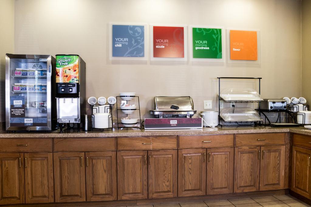 Comfort Inn Jamestown Bagian luar foto